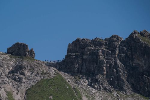 Schlange stehen am Klettersteig