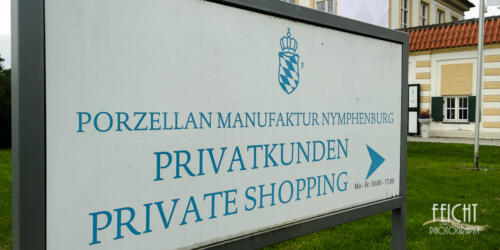 Am Eingang zur Ausstellung