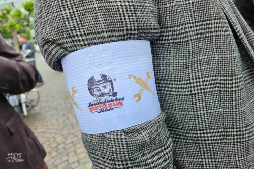 Die passenden Armbinden