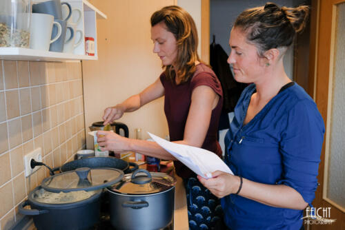 Fleißige Köchinnen