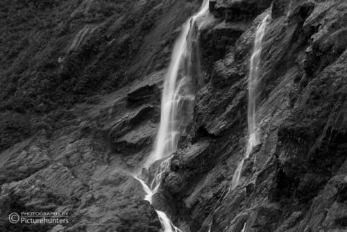 Schmale Wasserfälle