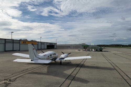 Am Flughafen Augsburg