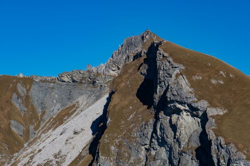 Blick zum Gipfelkreuz