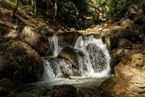 Kleiner Wasserfall