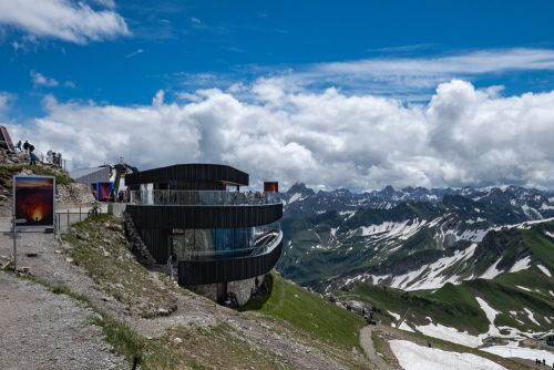 Blick zum Bergrestaurant