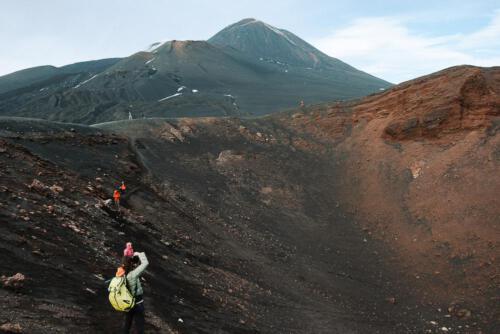 Blick über einen Krater