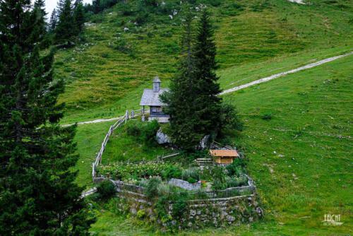 Blick zur kleinen Kapelle
