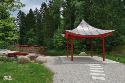 Pagode und Brücke