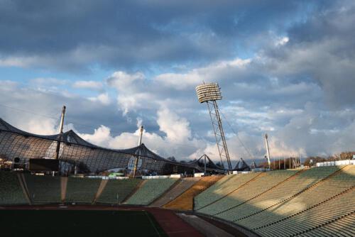 Wolken über dem Stadion